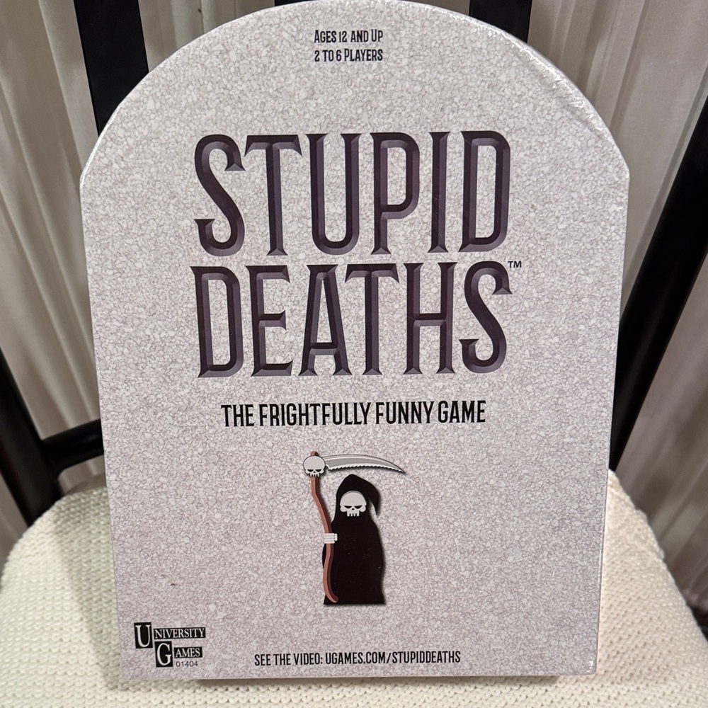 Stupid Deaths Game - Gray